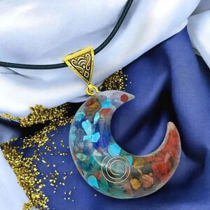 🆕️Mystical Boho-Chic Crescent Moon Trendy Pendant Gemstone Healing Necklace 🌟